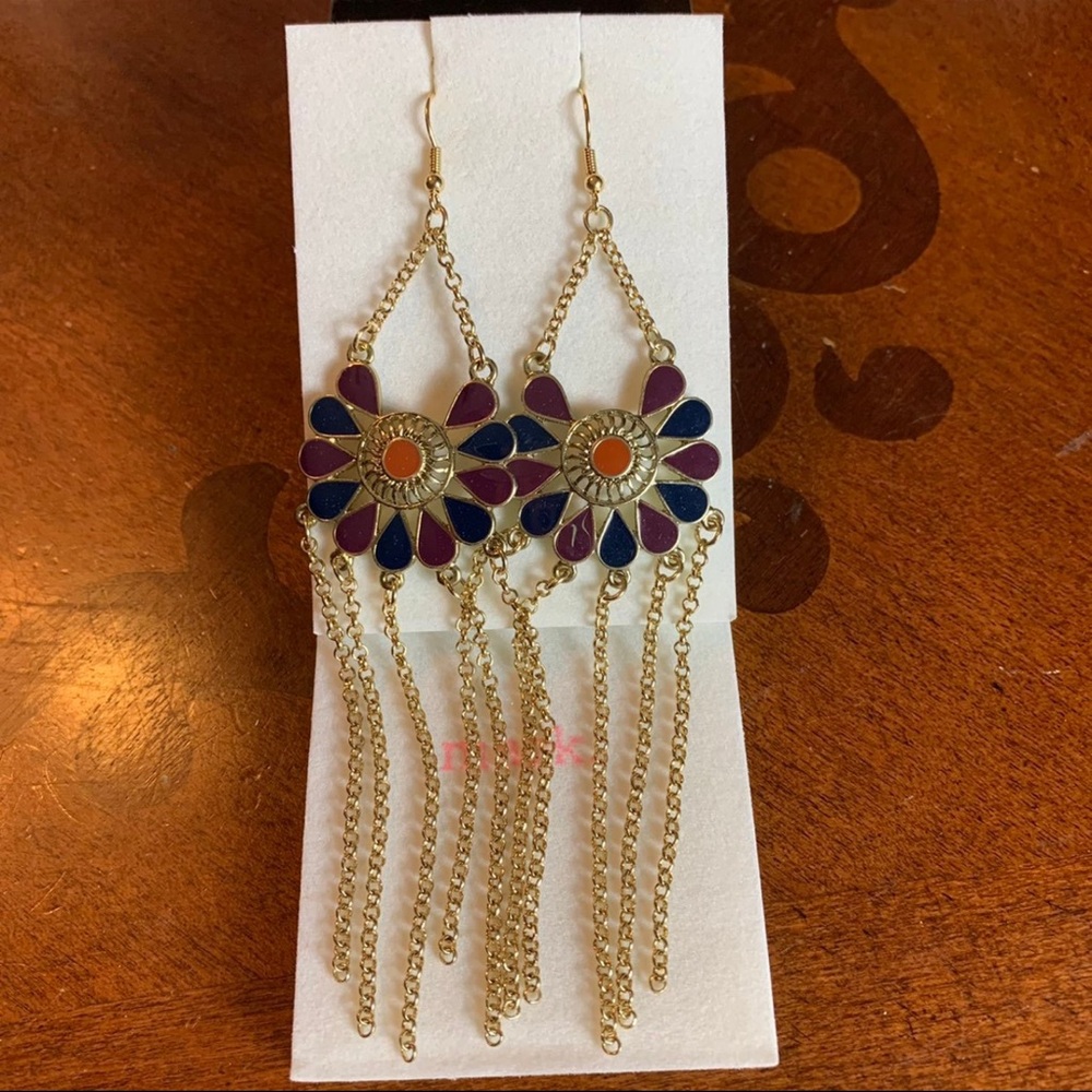 Avon Mark Petal Power Earrings